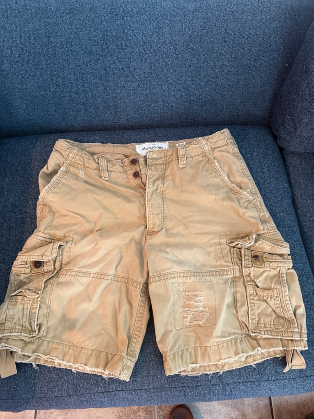 Abercrombie & Fitch Men's Distressed Khaki Cargo Shorts